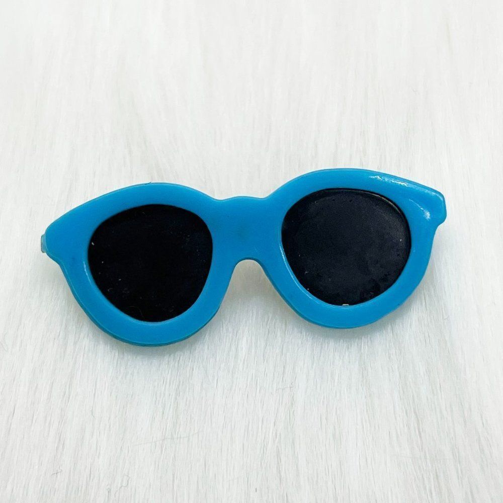 🔮 5/$25 80s Vintage Blue Sunglasses Pin‎